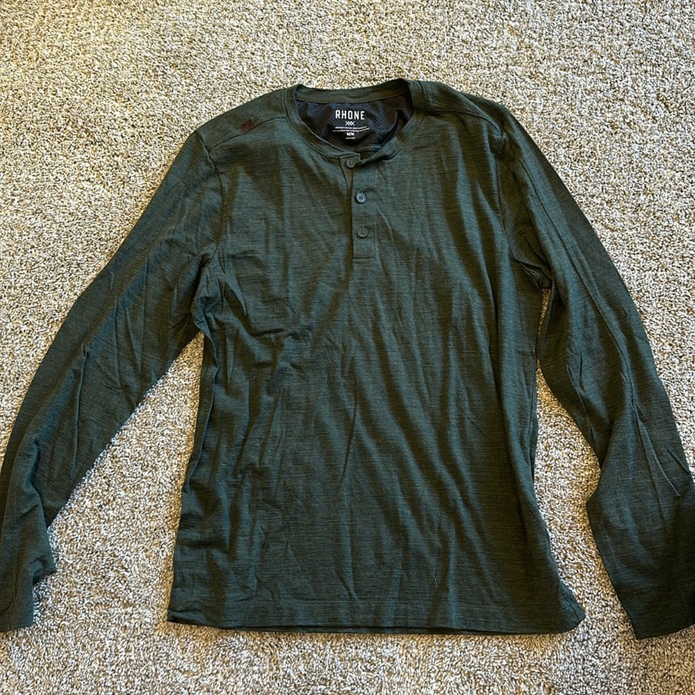 Rhône medium green long sleeve